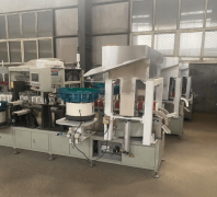 老板们算过一笔账：招10练工每月工资收入超百万