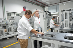 “兴起的平易近族品牌”专题系列节目对话巨力