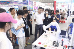 <b>正在更复杂的中阐扬更大的价值</b>